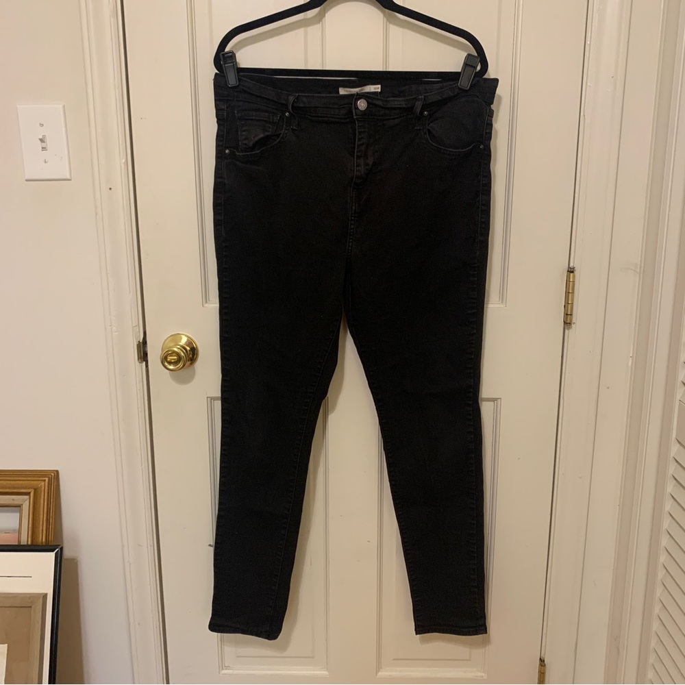Black plus size Levi 721s